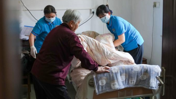 中博策略 长护险全国落地新机遇，护理机器人、智能辅具站上风口｜长护险扩围探路