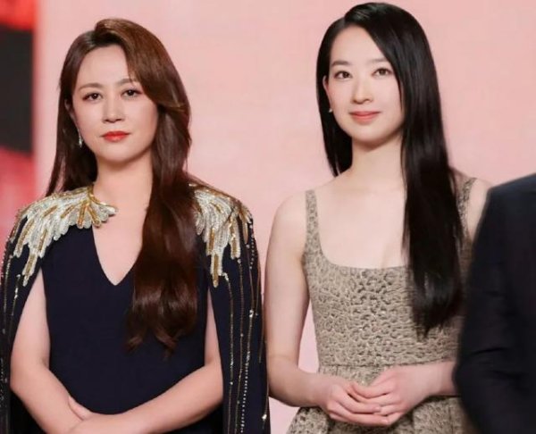 海越互赢 《水饺皇后》马丽的大女儿，香港“最美星二代”，妈妈是龚慈恩